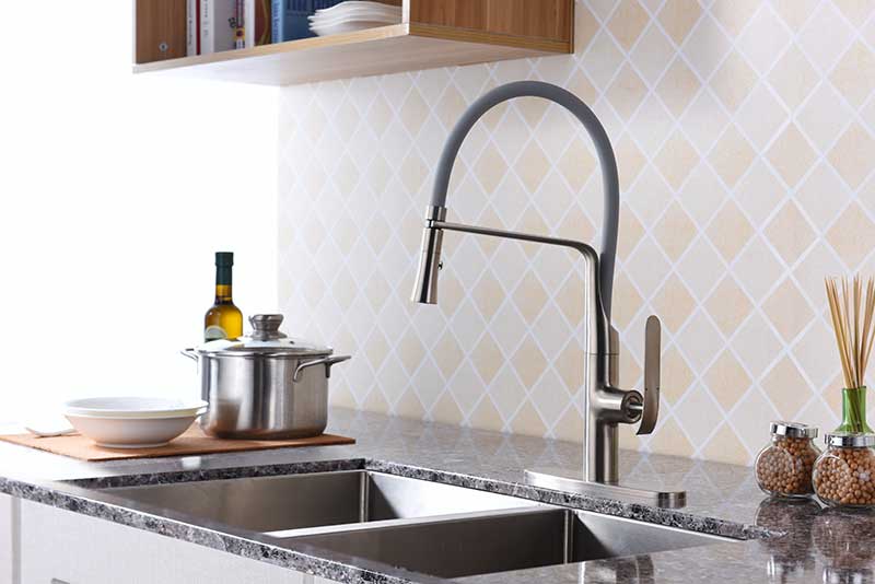 Anzzi Accent Single Handle Pull-Down Sprayer Kitchen Faucet in Brushed Nickel KF-AZ003BN 2
