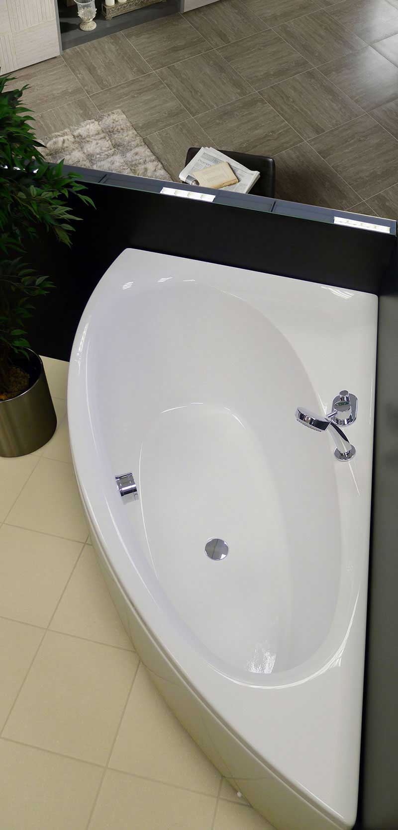 Aquatica Idea 59" H x 25.25" W Freestanding Acrylic Bathtub 3